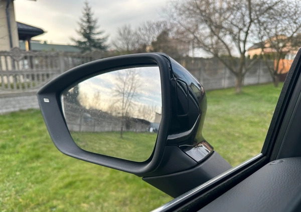 Seat Ateca cena 73900 przebieg: 18000, rok produkcji 2021 z Radomsko małe 154
